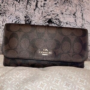 Coach wallet zip around